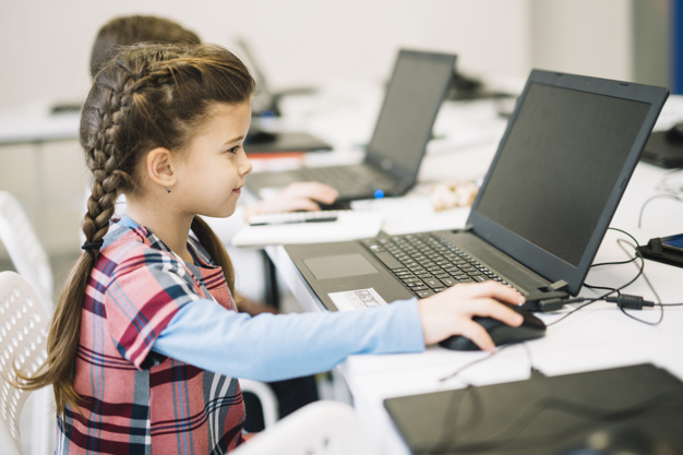 The Shift to Digital Learning: 10 Benefits