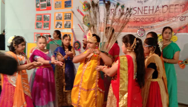 Rakshabandan Celebration with Special Children at Sri Ma